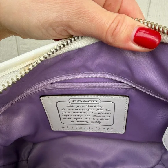 Y2K Coach Metallic Silver and withe Shoulder Bag 13495 - Picture 6 of 9